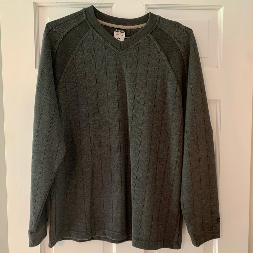 Columbia Heavyweight L/S V-neck